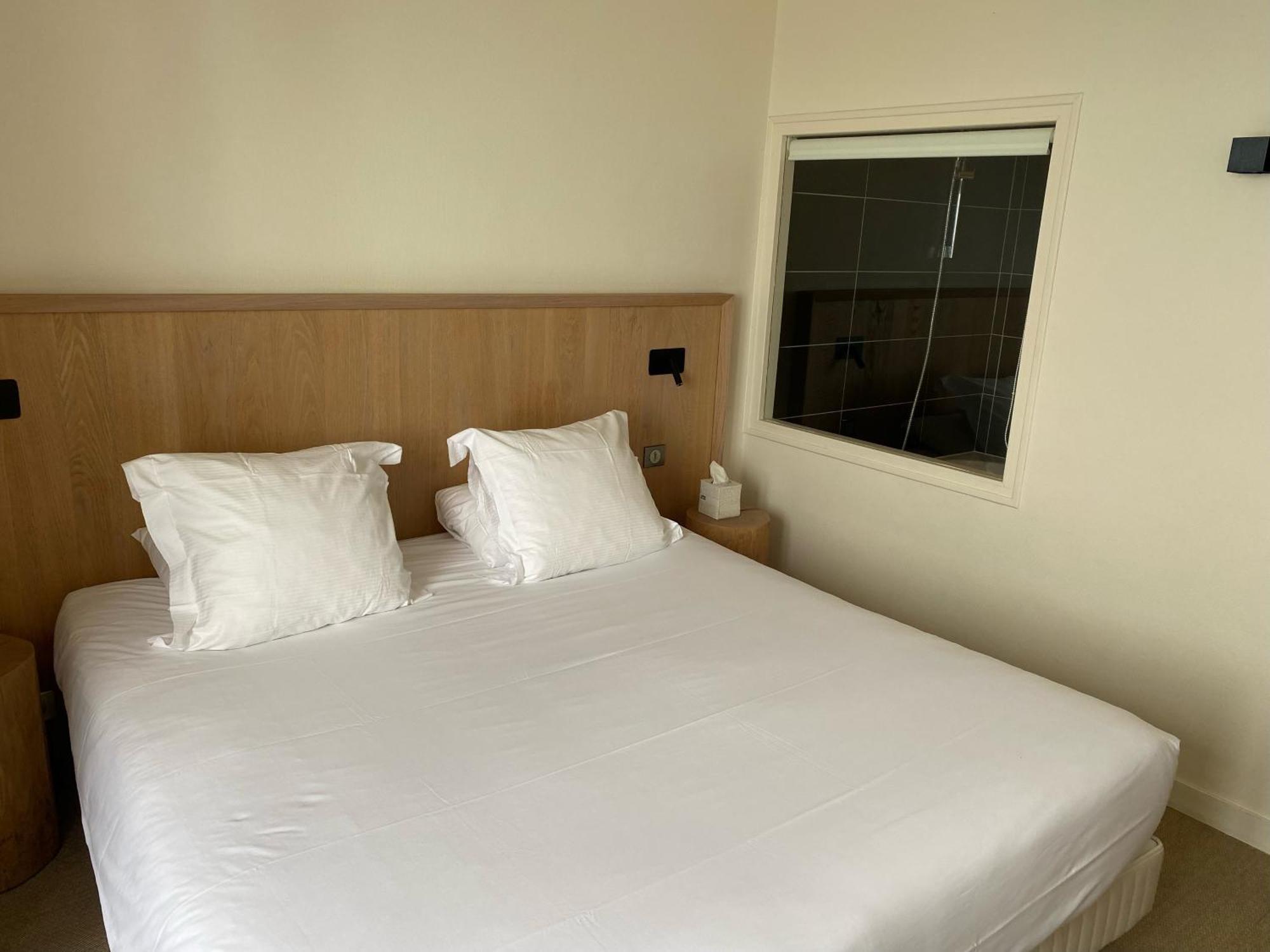Chambre Familiale avec Salle de Bains Commune